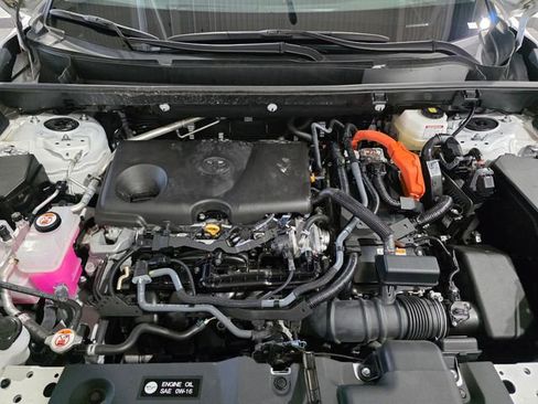 Used 2025 Toyota RAV4 XLE image 27
