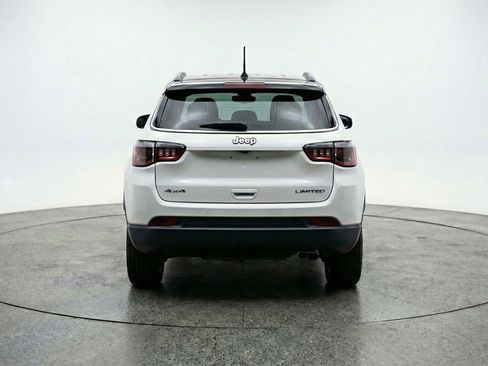 Used 2025 Jeep Compass Trailhawk image 7