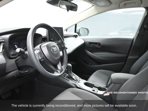 Used 2023 Toyota Corolla LE image 5
