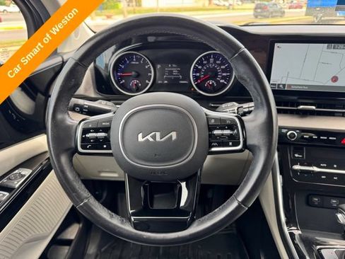 Used 2022 Kia Carnival EX FWD image 19