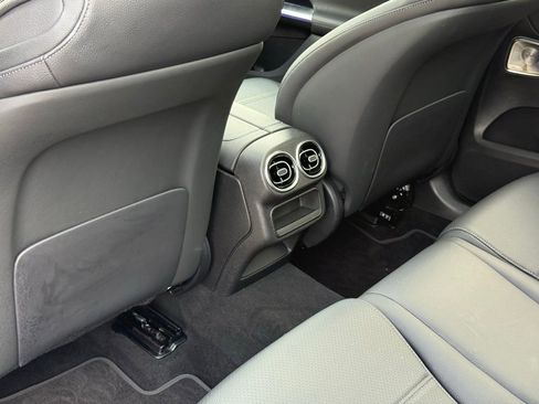 Used 2025 Mercedes-Benz GLC 300 image 29