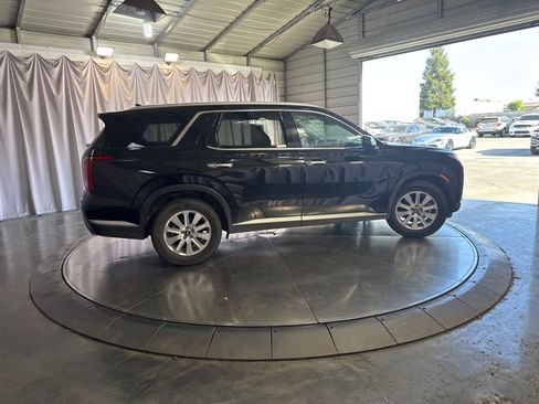 Used 2025 Hyundai Palisade SEL FWD image 4