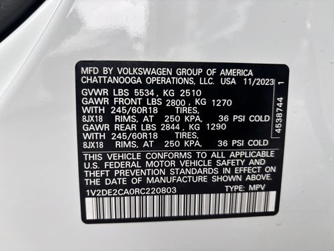 Used 2024 Volkswagen Atlas Cross Sport SE image 32