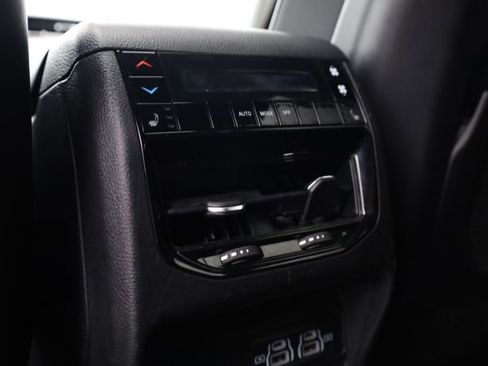 Used 2022 Jeep Grand Cherokee L Limited image 25