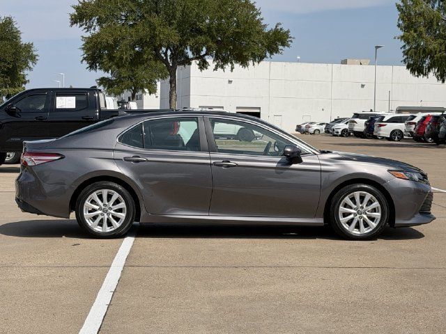 Used 2020 Toyota Camry LE FWD image 3