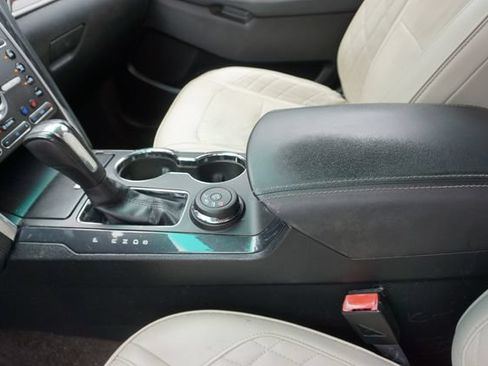 Used 2016 Ford Explorer Platinum AWD/4WD image 30
