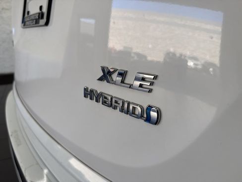 Used 2016 Toyota RAV4 XLE image 9