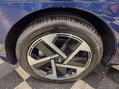 New 2026 Hyundai Ioniq 9 Calligraphy image 5