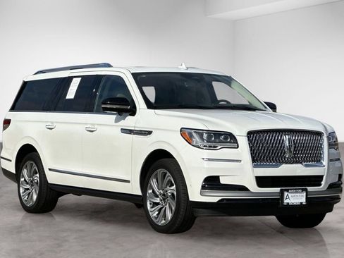 Used 2024 Lincoln Navigator L Reserve AWD/4WD image 8