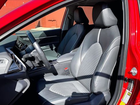 Used 2023 Toyota Camry SE w/ Convenience Package image 7