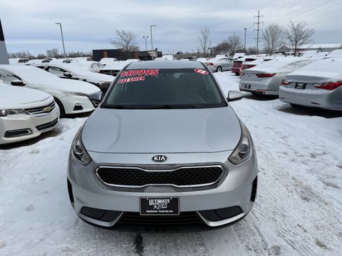 Used 2018 Kia Niro FE image 2