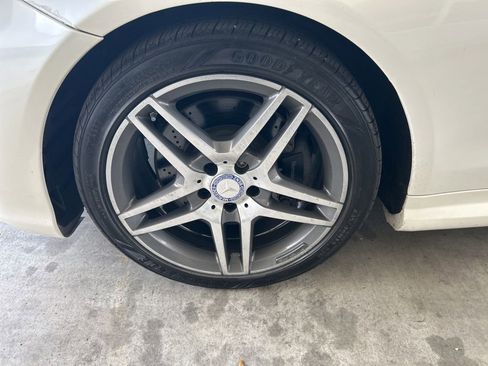 Used 2015 Mercedes-Benz E 550 Cabriolet image 22