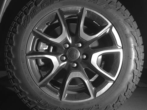 Used 2025 Jeep Compass Trailhawk image 12