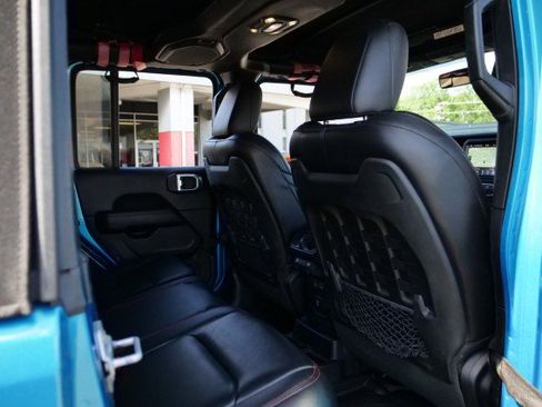 Used 2020 Jeep Wrangler Unlimited Rubicon AWD/4WD image 38