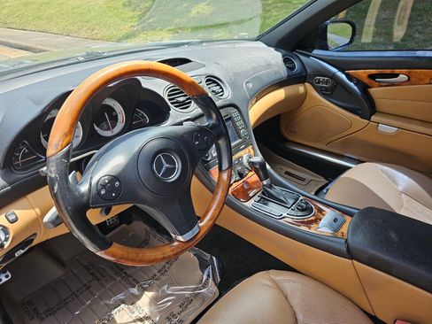 Used 2011 Mercedes-Benz SL 550 image 14
