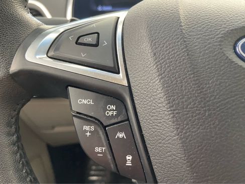 Used 2019 Ford Edge Titanium image 22