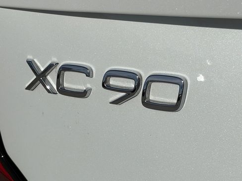New 2026 Volvo XC90 B6 Ultra w/ Protection Package image 10