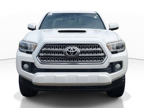 Used 2017 Toyota Tacoma TRD Sport w/ Premium & Technology Package image 2