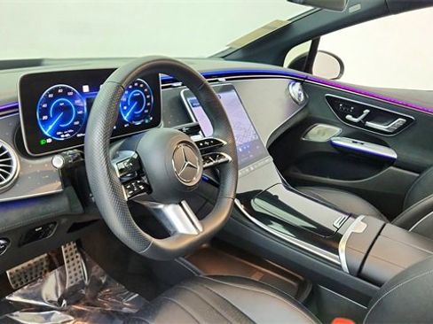 Used 2023 Mercedes-Benz EQE 500 4MATIC Sedan image 19