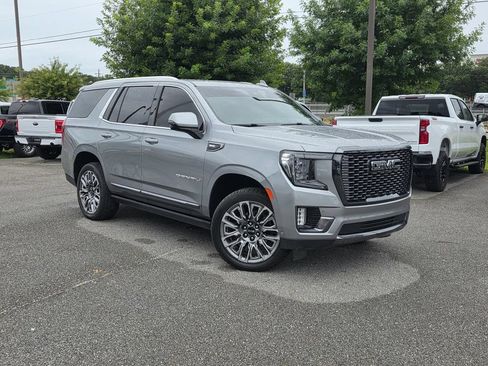Used 2023 GMC Yukon Denali Ultimate AWD/4WD image 2