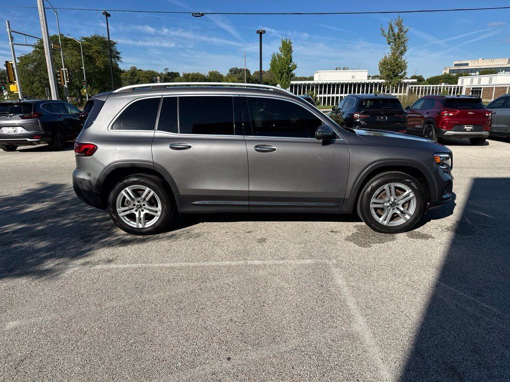 Used 2021 Mercedes-Benz GLB 250 4MATIC w/ Premium Package image 7