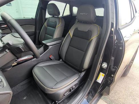 New 2026 Chevrolet Trax ACTIV w/ Sunroof Package FWD image 13