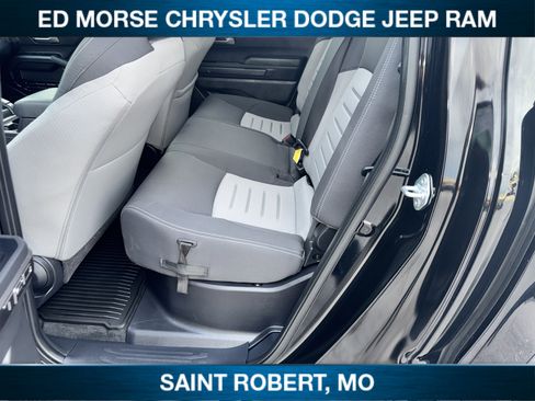 Used 2025 Toyota Tacoma SR5 image 27