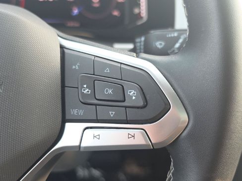 Certified 2023 Volkswagen Atlas Cross Sport SE w/ Panoramic Sunroof Package AWD/4WD image 17