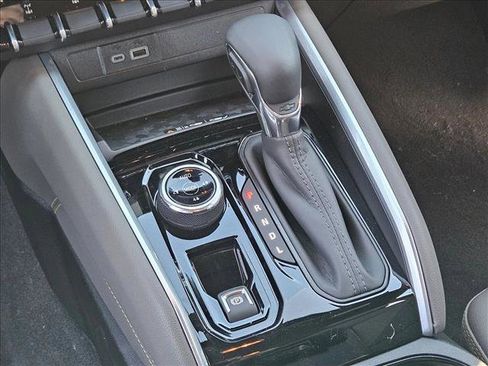 New 2026 Chevrolet Colorado ZR2 w/ Technology Package image 11