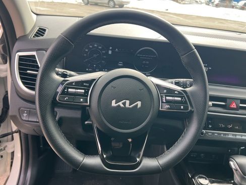 Certified 2025 Kia Seltos SX image 13