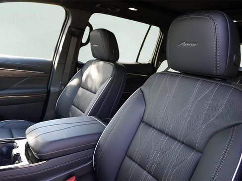 New 2026 Buick Enclave Avenir image 10