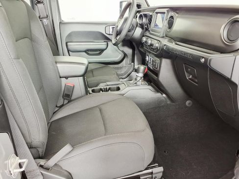 Used 2023 Jeep Wrangler Sport AWD/4WD image 6