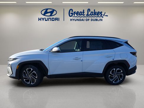 Certified 2025 Hyundai Tucson Limited FWD image 2