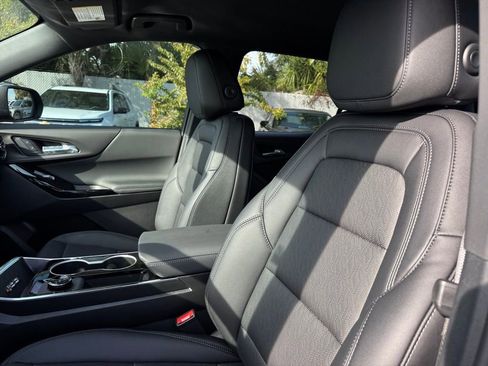 New 2026 Chevrolet Equinox LT w/ Convenience Package II FWD image 29