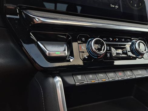 Used 2024 GMC Sierra 2500 Denali w/ Denali Reserve Package image 32