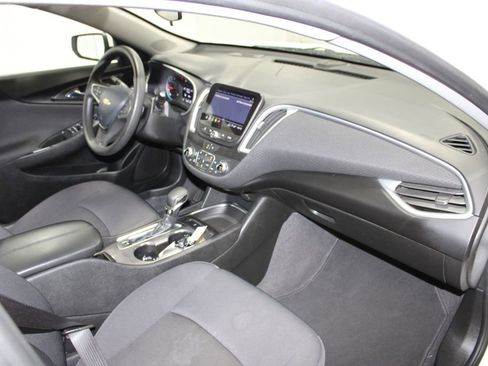 Used 2023 Chevrolet Malibu LT image 21
