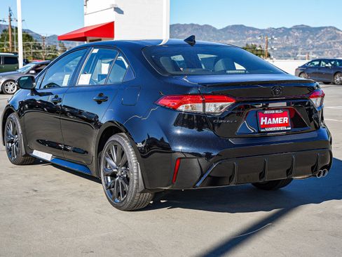 New 2026 Toyota Corolla SE FWD image 9