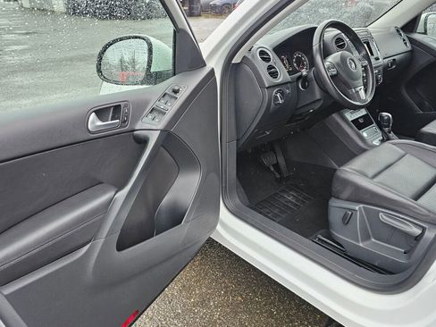 Used 2016 Volkswagen Tiguan SE image 17