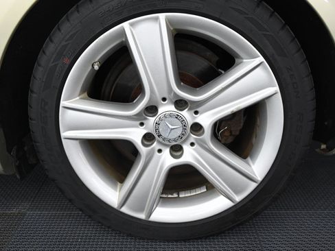 Used 2010 Mercedes-Benz C 300 Sport image 39