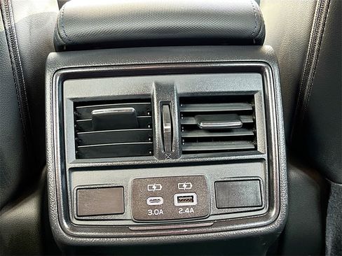 Used 2025 Subaru Forester Limited image 25