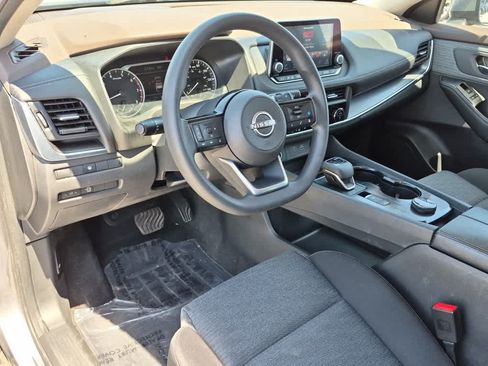 Used 2023 Nissan Rogue SV AWD/4WD image 11