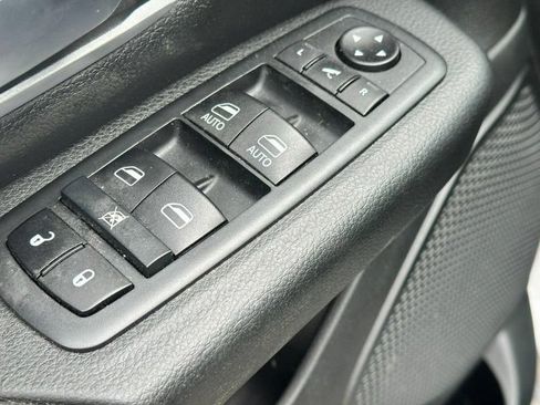 Used 2020 RAM 1500 Big Horn AWD/4WD image 16