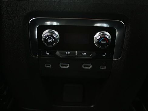 Used 2024 GMC Yukon XL Denali Ultimate AWD/4WD image 41