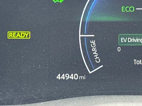 Used 2025 Toyota Camry LE FWD image 22