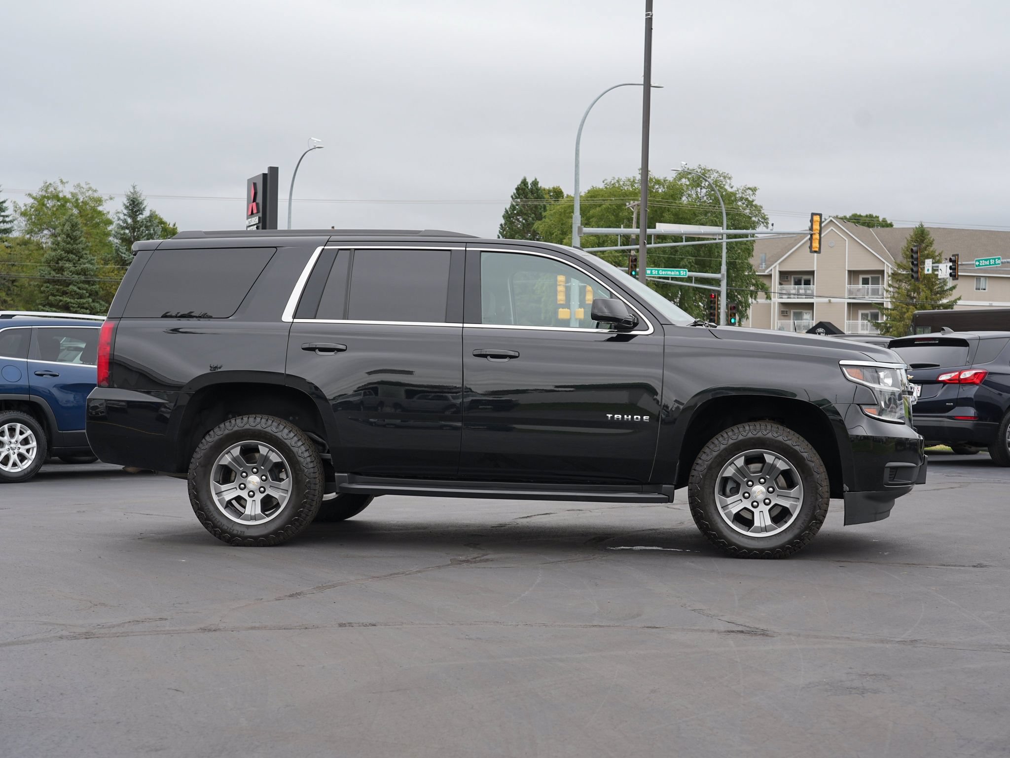 Used 2018 Chevrolet Tahoe LS w/ Skid Plate Package AWD/4WD image 2