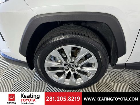 Used 2025 Toyota RAV4 XLE Premium image 31