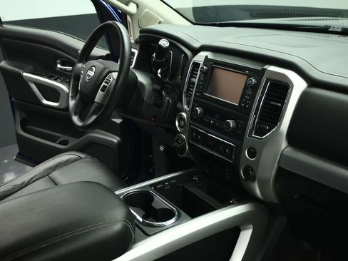 Used 2017 Nissan Titan PRO-4X w/ Pro-4x Convenience Package AWD/4WD image 60