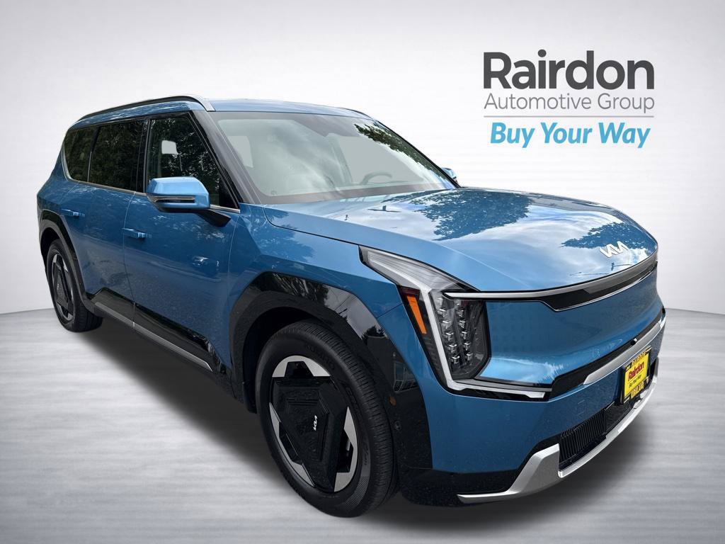 Used 2024 Kia EV9 Land w/ Towing Package AWD/4WD image 7