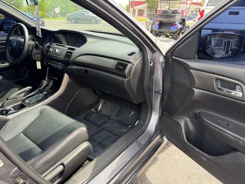 Used 2017 Honda Accord Sport Special Edition image 11