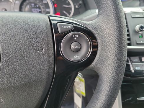 Used 2016 Honda Accord LX image 19